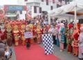 Parade 1.700 Perempuan Berbusana Minang Semarakkan HUT ke-100 Jam Gadang di Bukittinggi
