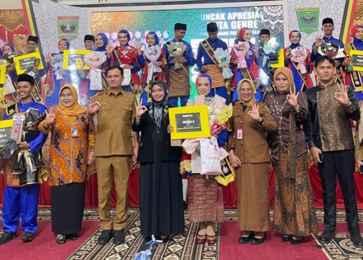 Rahel Ramansyah dan Olivia Almagfira resmi dinobatkan sebagai Duta Generasi Berencana (GenRe) Kabupaten Padang Pariaman tahun 2026.
