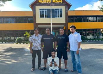 Terekam CCTV Curi Ponsel Garin yang Sedang Tidur, Pria di Padang Diciduk Polisi