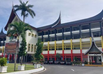 DPRD Sumbar Curiga Anggaran Gorden dan Lampu Gantung Rp256 Juta di Kantor Gubernur “Naik di Jalan”