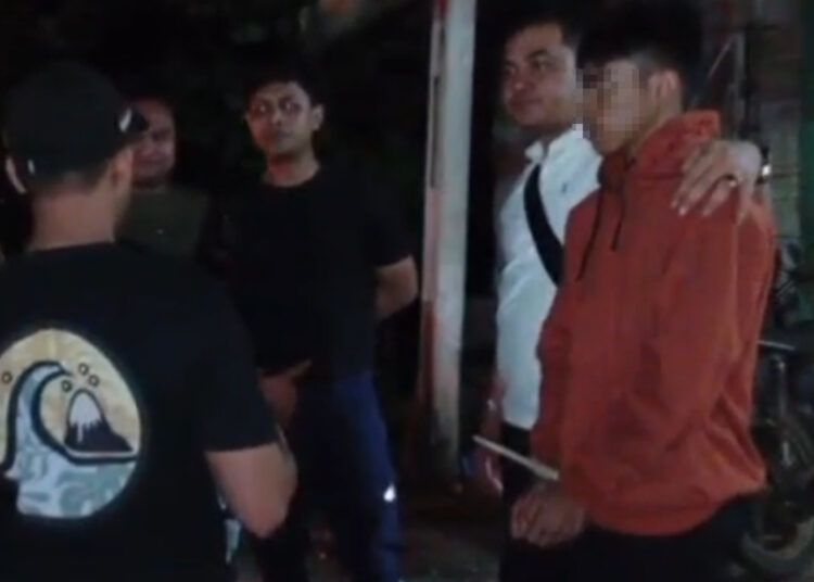 Pria yang menusuk korban yang mengakibatkan kematian korban di Sijunjung ditangkap polisi di Desa Kasang, Kecamatan Kuntan Mudik, Kabupaten Kuantan Singingi, Riau, pada Minggu (15/6/2026) malam.