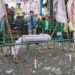 Demo di DPRD Sumbar, Mahasiswa Bawa Keranda dan Kain Kafan Bertuliskan Kritik untuk Pemerintahan Prabowo