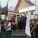 Bawa Keranda dan Nyalakan Lilin, Mahasiswa Sumbar Desak Pembatalan Revisi UU Polri dalam Aksi di DPRD