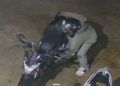 Terekam CCTV! Detik-Detik Pria Curi Motor SPPG di Tanah Datar