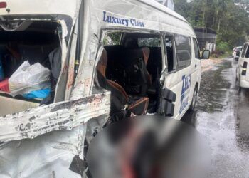 Truk Tronton Tabrak Toyota Hiace di Lima Puluh Kota, Satu Penumpang Tewas