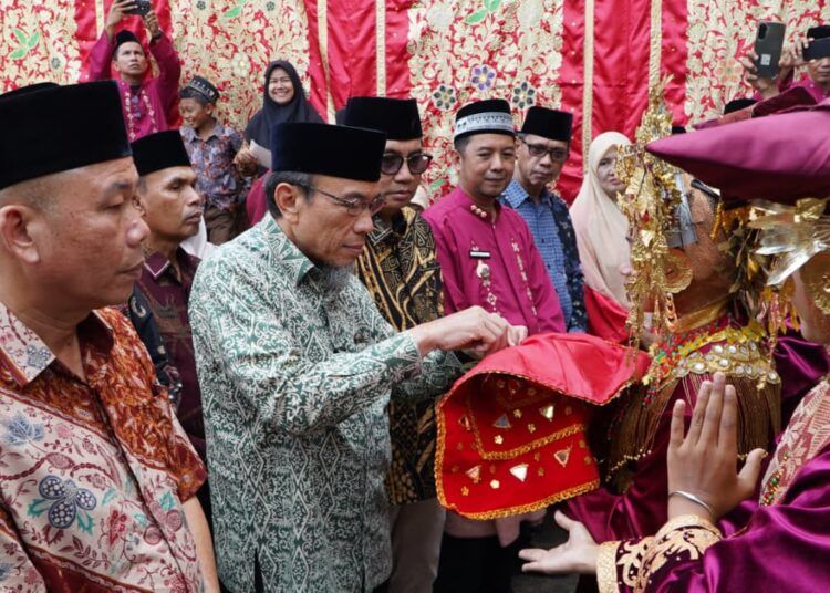 Wakil Wali Kota Padang, Maigus Nasir secara resmi membuka Musabaqah Tilawatil Qur’an Nasional (MTQN) ke-42 tingkat Kecamatan Nanggalo yang digelar di halaman Kantor Camat Nanggalo, Sabtu (20/6/2026).