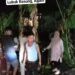 Video: Warga Tanam Pohon Pisang di Jalan Berlubang di Agam, Protes Jalan Rusak yang Tak Kunjung Diperbaiki