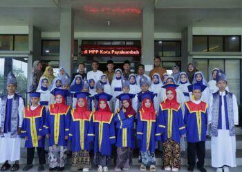 Khatam Al Quran di MDTA Nurul Iman, Pemko Payakumbuh Tekankan Pendidikan Moral Sejak Dini