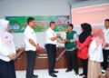 Pemko Payakumbuh Salurkan 6.000 Baglog Jamur Tiram untuk Keluarga Berisiko Stunting