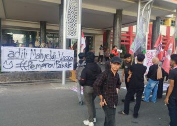 Puluhan Mahasiswa Demo di Kantor Gubernur Sumbar, Soroti APBD hingga Tambang Ilegal