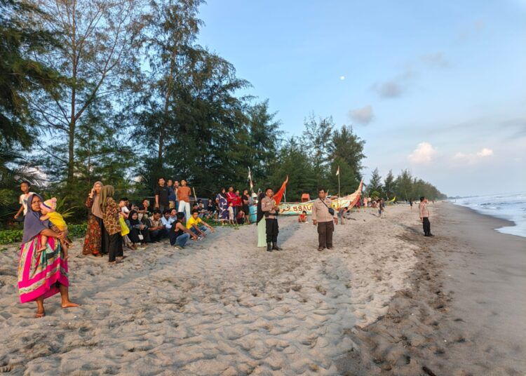 Seorang pelajar dilaporkan hilang setelah terseret arus saat berenang di Pantai Kantarok, Nagari Malai V Suku, Kecamatan Batang Gasan, Kabupaten Padang Pariaman, Sumatera Barat, pada Sabtu (27/6/2026) sore.