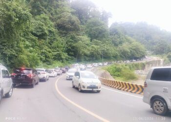 Jalan Padang–Bukittinggi via Lembah Anai Padat Merayap