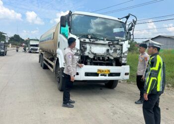 Kecelakaan Beruntun di Dharmasraya, Tiga Truk Ringsek Cukup Parah