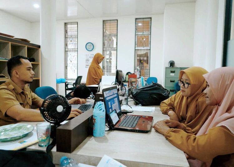 Pemerintah Kabupaten (Pemkab) Solok Selatan mulai menerapkan kebijakan bekerja dari rumah atau work from home (WFH) bagi aparatur sipil negara (ASN) mulai 1 Juli 2026.