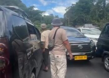 Video: Pengendara Cekcok di Tengah Kemacetan Jalur Padang–Bukittinggi