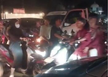 Video: Truk Mogok di Jalan By Pass Padang, Arus Lalu Lintas Semrawut