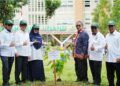 UNAND Tanam Pohon Andalas Saat Dies Natalis ke-70, Banyak Orang Baru Tahu Asal Namanya
