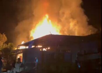 Rumah Gadang dan Dua Bangunan Lain Ludes Terbakar di Tanah Datar, Warga Sempat Panik