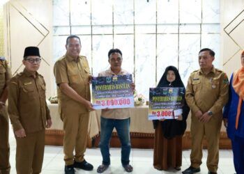 57 Warga Terdampak Bencana di Pariaman Terima Bantuan Modal Usaha Rp3 Juta