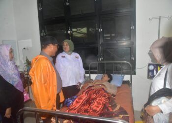 Bupati Padang Pariaman Tinjau Korban Kebakaran Pasar Kayu Tanam, Pastikan Bantuan Segera Disalurkan