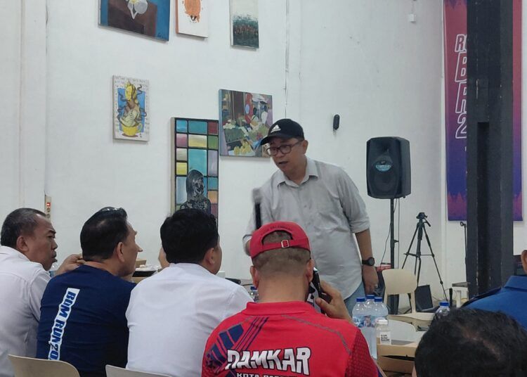 Pemerintah Kota Padang dan sejumlah instansi menggelar rapat koordinasi Blue Ocean Minang Run di Kafe Kupi Batigo, Kecamatan Padang Utara, Rabu (1/7/2026).