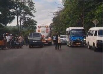 Video: Sebuah Minibus Masuk Jurang di Jalan Padang–Bukittinggi