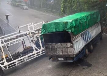 Arus Lalu Lintas Padang–Solok di Sitinjau Lauik Padat, Volume Kendaraan Meningkat Saat Libur