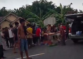 Video: Pengendara Motor Tabrakan dengan Truk Tangki di Agam