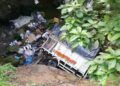 Truk Colt Diesel Masuk Jurang di Jalur Sumbar–Riau, Sopir Diduga Mengantuk