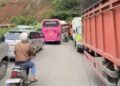 Video: Jalan Lintas Padang–Solok di Sitinjau Lauik Macet Parah
