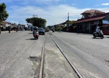 Banyak Pengendara Jatuh di Perlintasan Kereta Api Lubuk Buaya Padang, Ini Respons KAI