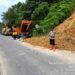 Dinas PUPR Padang Gerak Cepat Bersihkan Longsor di Gunung Padang, Akses Jalan Kembali Normal