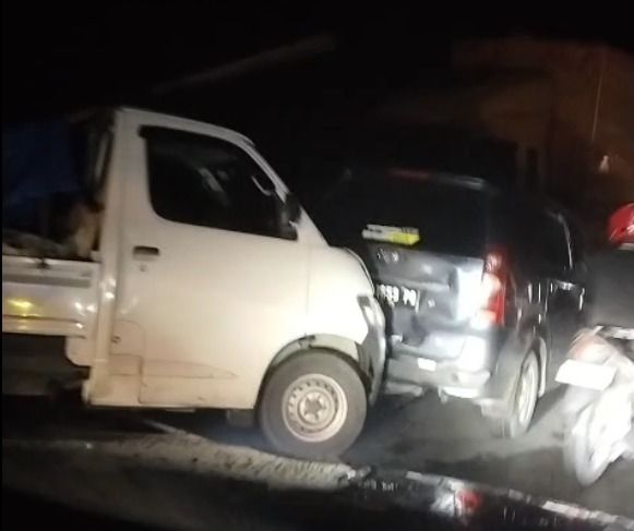 Kecelakaan beruntun terjadi di ruas Jalan Padang–Solok, tepatnya di kawasan Kelok Bajanjang, di atas Tugu Panorama 2, Sitinjau Lauik, pada Rabu (8/7/2026).
