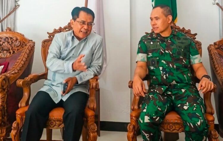Bupati Padang Pariaman, John Kenedy Azis (JKA), menerima kunjungan silaturahmi Komandan Korem (Danrem) 032/Wirabraja, Brigjen TNI Aji Mimbarno, beserta jajaran di Rumah Dinas Bupati Padang Pariaman, Pendopo Karan Aur, pada Rabu (8/7/2026).