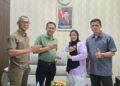 Wakil Ketua DPRD Sumbar Evi Yandri Lepas Martinel Prihastuti Ikuti Ujian Sertifikasi Wasit/Juri Karate Asia di Bangladesh
