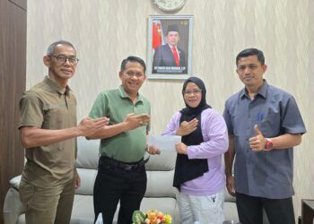 Wakil Ketua DPRD Sumbar Evi Yandri Lepas Martinel Prihastuti Ikuti Ujian Sertifikasi Wasit/Juri Karate Asia di Bangladesh