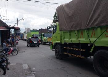 Video: Arus Lalu Lintas Padang-Solok Macet Parah