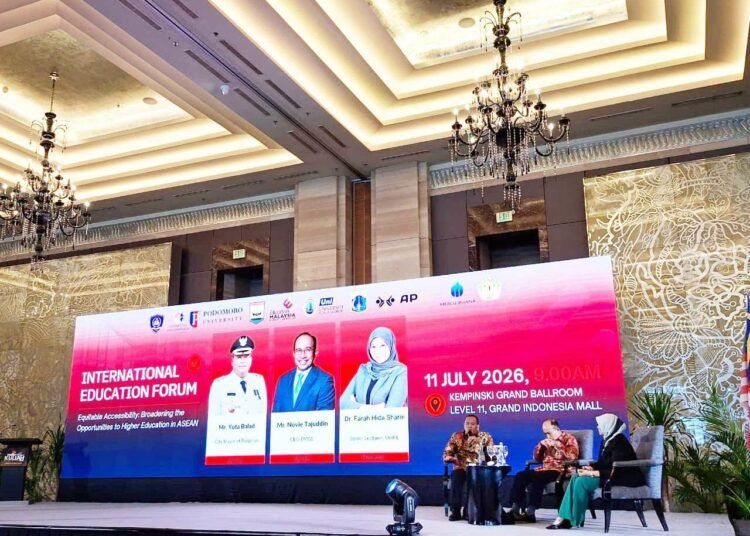 Wali Kota Pariaman Yota Balad saat menjadi pembicara dalam International Education Forum 2026 di Jakarta, Sabtu (11/7/2026), mempromosikan konsep The Pariaman Edutourism Model sebagai peluang kolaborasi pendidikan tinggi di kawasan ASEAN.