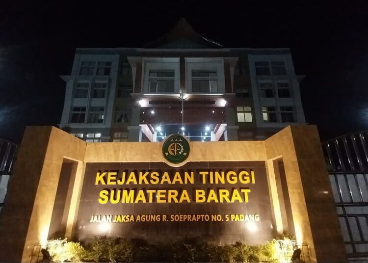Tampak luar kantor Kejaksaan Tinggi (Kejati) Sumatera Barat (Sumbar).