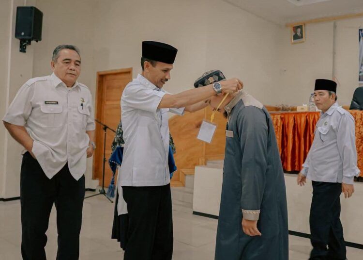 Sebanyak 46 guru tahfiz baru di Solok Selatan mendapatkan pembinaan untuk meningkatkan kompetensi dalam mengajarkan Al-Quran di Hotel Pesona Alam Sangir, Rabu (15/7/2026).