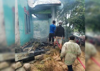 Terdengar Ledakan Saat Rumah di Lima Puluh Kota Terbakar