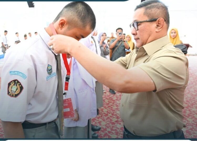 Wali Kota Bukittinggi Ramlan Nurmatias membuka pendidikan dan pelatihan 54 Calon Paskibraka Kota Bukittinggi di Balairung Rumah Dinas Wali Kota, Senin (20/7/2026)