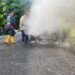 Sebuah Mobil Hangus Terbakar di Lima Puluh Kota, Diduga Akibat Korsleting Listrik