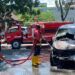 Honda Freed Terbakar di Depan McDonald’s Padang, Damkar Cegah Api Menjalar ke Pertokoan