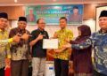 Guru Honorer yang Jalan Kaki 6 Km ke Sekolah di Pesisir Selatan Diupayakan Lanjutkan Kuliah S-2