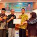 Guru Honorer yang Jalan Kaki 6 Km ke Sekolah di Pesisir Selatan Diupayakan Lanjutkan Kuliah S-2