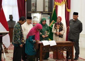 UIN Imam Bonjol Padang Terima Hibah 7.080 Buku Sastra Klasik Tamil dari India