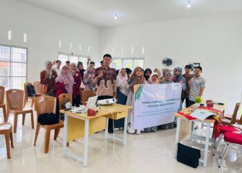 Dosen Politeknik ‘Aisyiyah Sumatera Barat Sosialisasikan Ergonomi kepada Siswa SMK Pariwisata ‘Aisyiyah