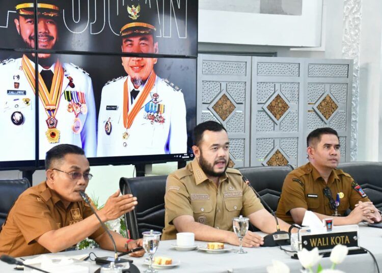Wali Kota Padang Fadly Amran mengikuti pertemuan daring bersama Konsul Jenderal India di Medan dan perwakilan Nalanda University untuk menjajaki kerja sama beasiswa internasional dalam mendukung Program Padang Juara.