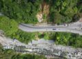 Jalan Lembah Anai Kini Lebih Kokoh, BPJN Sumbar Perbesar Tiang Tanam di Titik Rawan